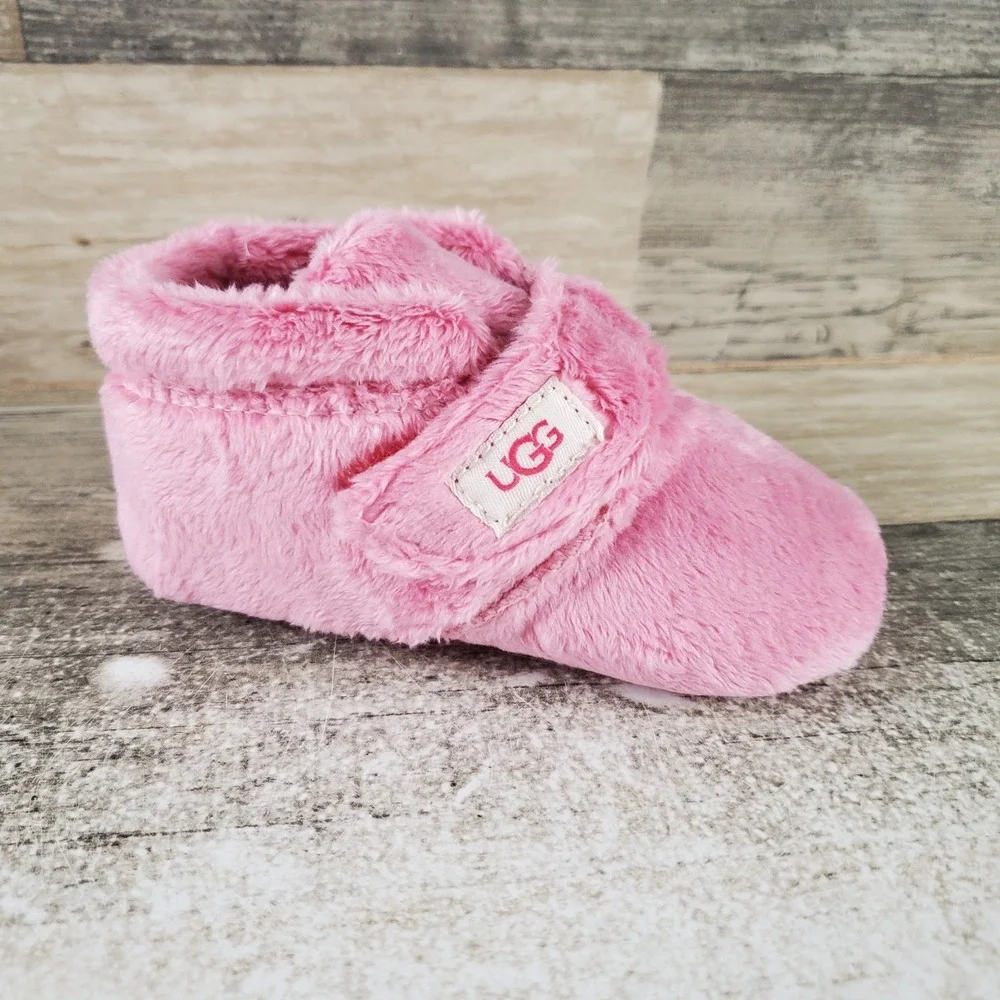 Ugg Bixbee Baby Booties Sz 4 - 5 Soft Pink Fleece Hook & Loop Strap